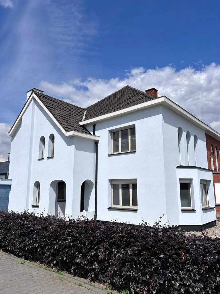 Bajabouw gevelisolatie, crepi en totaalrenovatie te Dendermonde