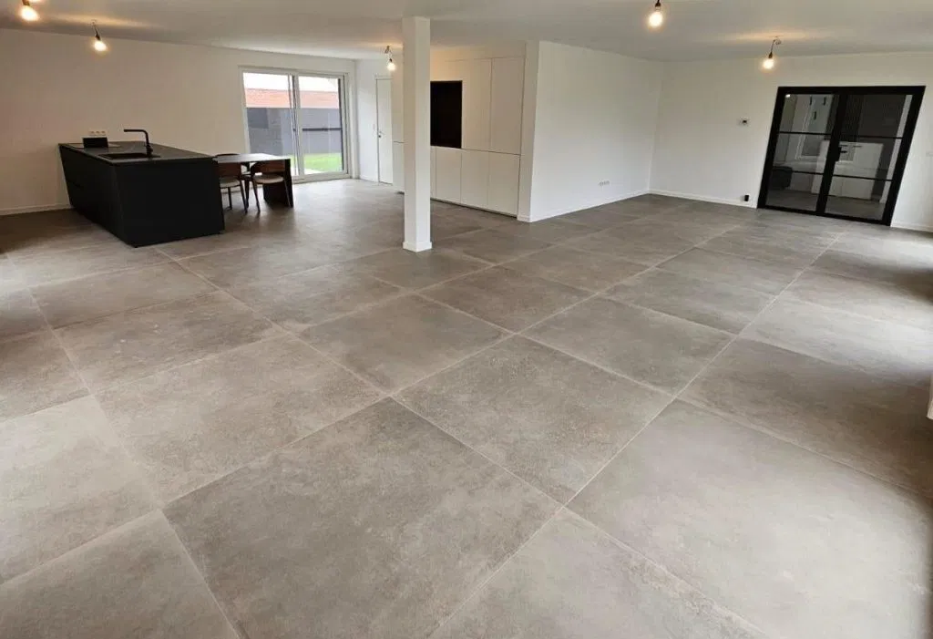 Bajabouw gevelisolatie, crepi en totaalrenovatie te Dendermonde