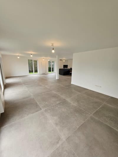 Bajabouw gevelisolatie, crepi en totaalrenovatie te Dendermonde